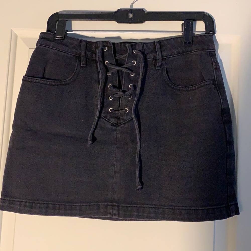 Kendall & Kylie black jean skirt